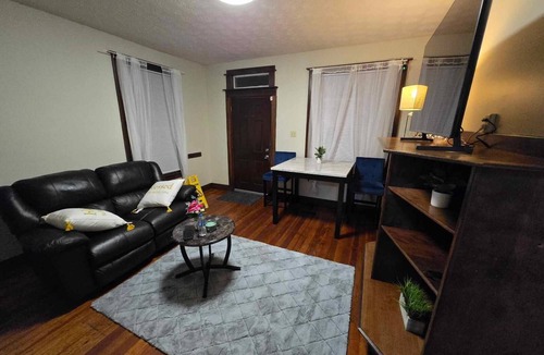 University District House | Private ONE BR Apt, Free WiFi, & Coffee near OSU