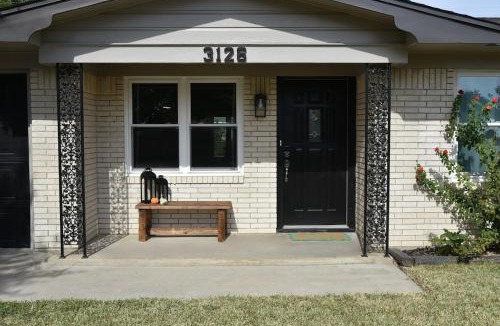 Temple Ski Chalet | Private Pet Friendly Home Minutes From Baylor Scott & White