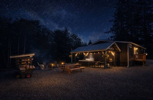 Beaver House | Private Riverfront home w/Hot tub, central to ONP