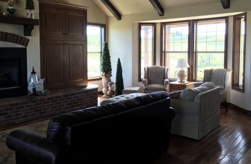 Yakima House | Queen bed with full bath in our home. Beautiful views of the Yakima valley.