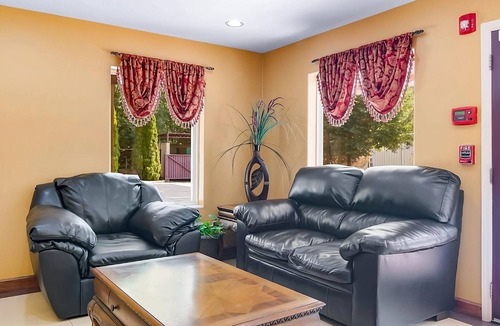 Mableton Hotel | Relax and Recharge! Free Parking, Minutes to Heritage Park & River Line Park