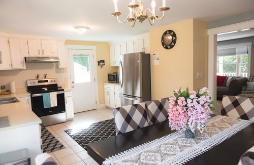 East Chop House | Relax by Oak Bluffs Harbor, enjoy your 3-bedroom East Chip retreat