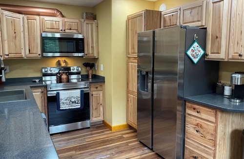 Questa Woods Cabin | Resurrection Peaks Lodge open May of 2025! Perfect for large groups.