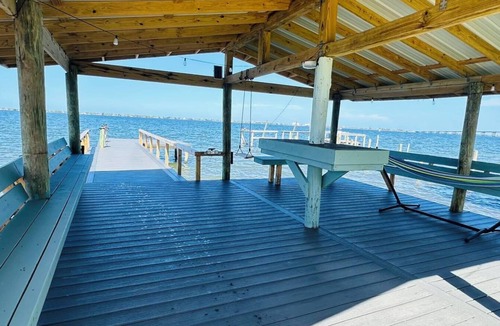 Tropic House | Riverfront Cozy 1-bedroom B