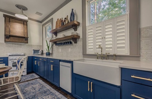 Cranesville House | Romantic 1840s Schoolhouse > Private Hot Tub > 1 Hr to Saratoga