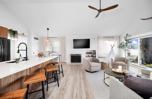 Russells Point House | Roxie's Modern Lake Front House on the water!