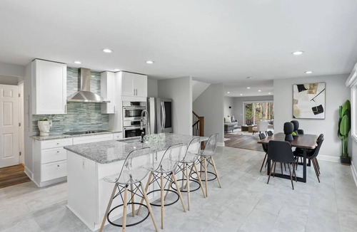 Randall Mill House | Rustic Mountain Escape in the Heart of Buckhead with hot tub and 3 spacious deck