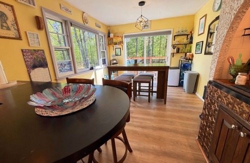 Greenfield Center House | Saratoga Excitement Meets Peaceful Retreat- 10 mins to the track!