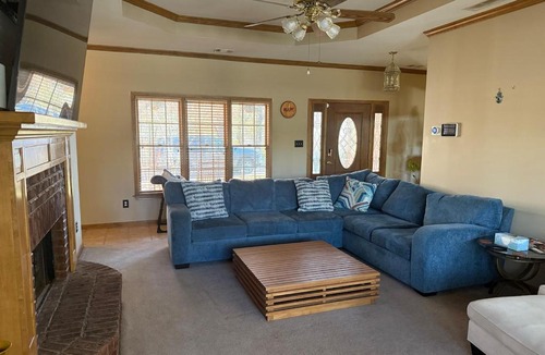 Lithonia House | Secluded Retreat with Pool near Stone Mountain, Aquarium and Coca-Cola - Downtown