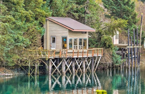 Seldovia Cabin | Serene Seldovia Cabin