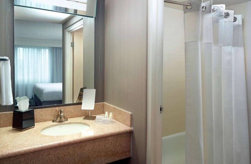 Home Park Hotel | Serenity in the City! 2 Relaxing Units, Seasonal Pool, Pet-friendly Property!