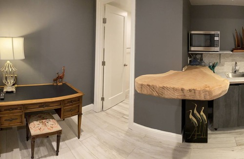 Outer Richmond Apartment | SF Studio by Golden Gate Park, Lands-end &SFSU, SFU,VA - Smoker lives next door