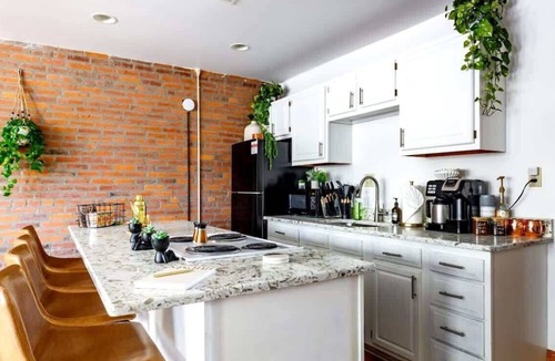 Italian Village House | Short North/Downtown | Right On High St | Walk to Convention Ctr | Free Parking