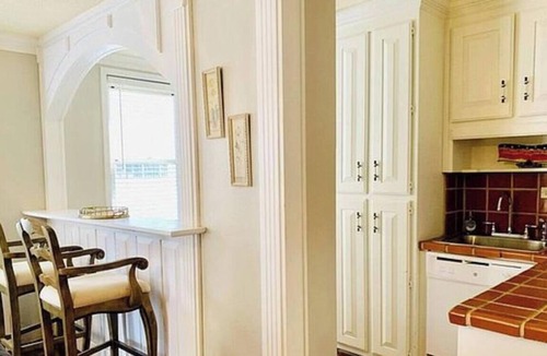Peachtree Center Condo | Short Walk to All Downtown Attractions!