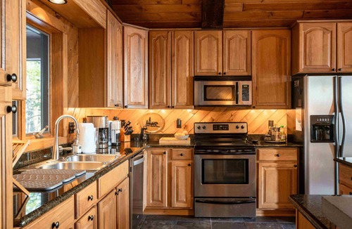 Windham Ski Chalet | Ski Chalet with Pool, Hot tub, Sauna, Pizza Oven, 2 Fireplaces & Outdoor Firepit