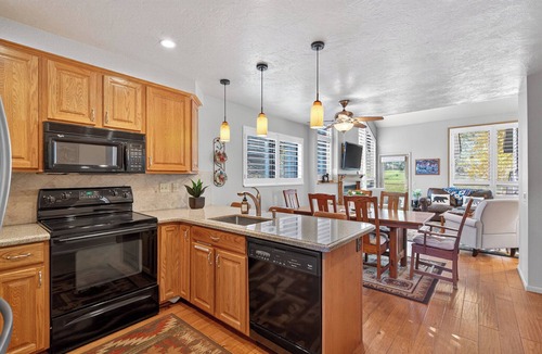Park City House | Ski the Canyons Village! Majestic Mountain Views! Free door-to-ski shuttle!