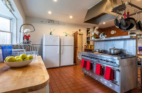 Manchester Center House | Sleep 34: 15 bedroom/12 bath Mansion! Family Reunions, DIY Wedding, Yoga Retreat