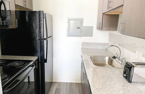 Corryville Apartment | Sleepover | Elegant 1BD/1BA + Gym - Cincinnati