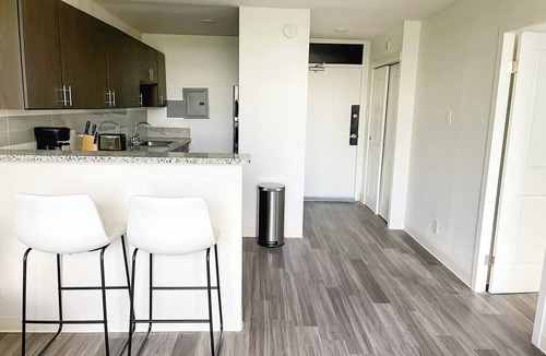 Corryville Apartment | Sleepover | Luxurious 1BD/1BA + Gym - Cincinnati