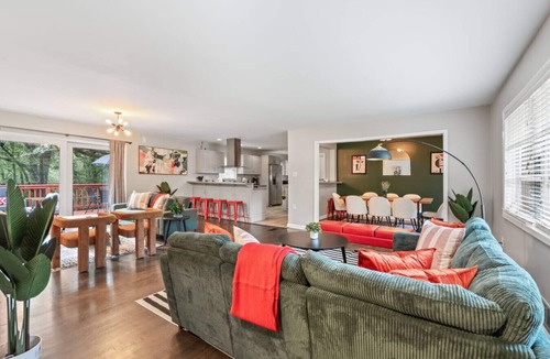 Smyrna House | Sleeps 14 +Truist Field+15 mins to ATL+Six Flags