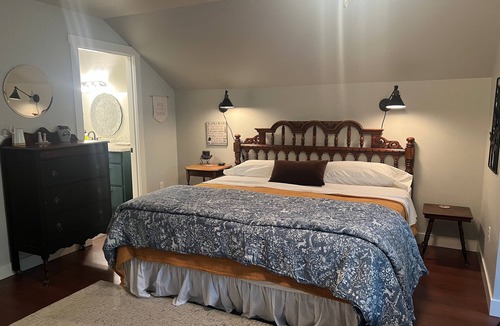 Palmer Bed & Breakfast | Snowgoose Pond Bed & Breakfast
