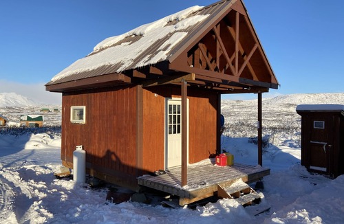 Paxson Apartment | Snowmachining Bunkhouse near Summit Lake - Paxson, AK