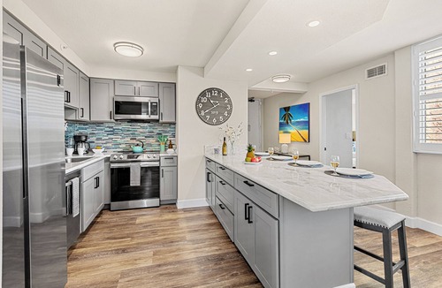 Kahana Apartment | Spacious 2-bedroom apartment with AC and gym