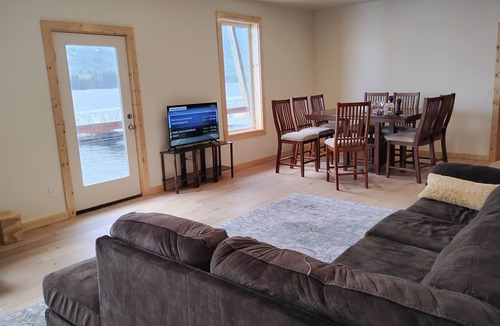 Ketchikan Apartment | Spacious 3-bedroom apartment on the water in Ketchikan: Tongass Narrows