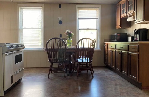 Worcester Apartment | Spacious 3-bedroom apartment near Umass/St Vincents