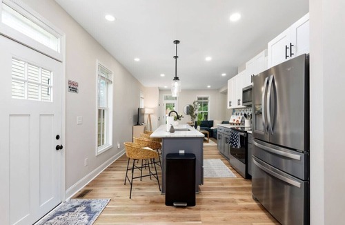 Victorian Village House | Spacious 3-Bedroom Home with King Suite, Parking Permits, and Prime Location Near Downtown Columbus