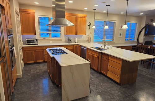 South Addition House | Spacious 3 Level, 3 Bedroom Home in Downtown Anchorage