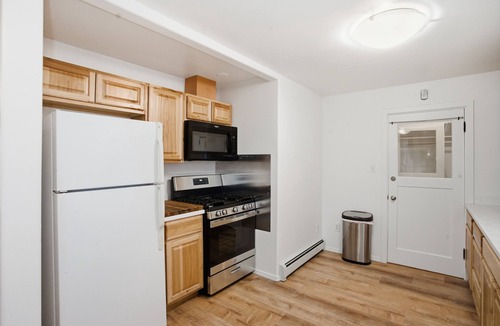 Downtown Anchorage House | Spacious 5-bedroom, 2 Level House in Downtown Anchorage, View of Park Strip