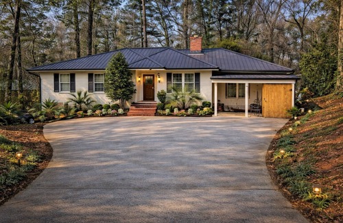 Belvedere Park House | Spacious 5 Bedroom Home in Decatur Near Atlanta