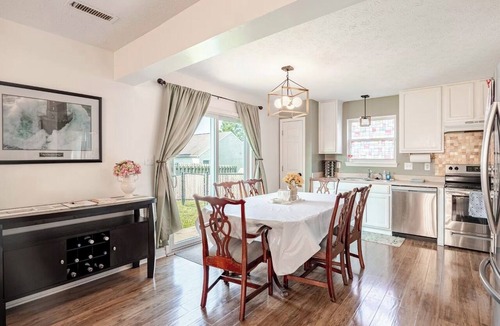 Maxwell House | Spacious 5-bedroom house in peaceful NE Indianapolis Subdivision