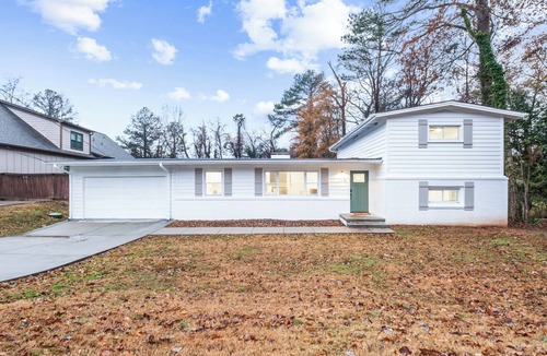 Smyrna House | Spacious 5BR Retreat with Game Room near Battery, Atlanta Braves, Smyrna Village