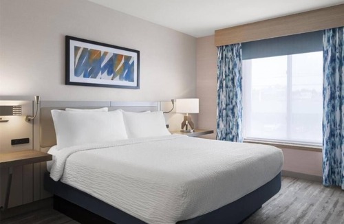 Albuquerque Hotel | Spacious common areas | 2 units | King w/sofa bed, Indoor Pool, Gym & Breakfast