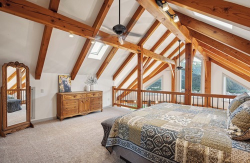 West Juneau House | Spacious Custom Home With Extraordinary Views And Hot Tub