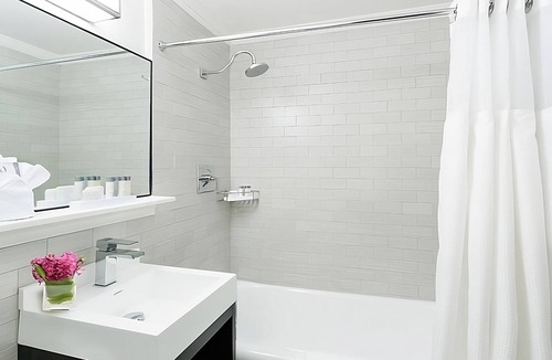 Downtown Boston Hotel | Spacious Downtown Family Stay | Pets Are Allowed | Near Boston’s Theater Scene