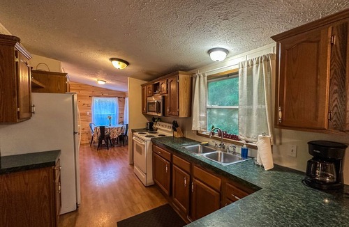 Nelsonville Cabin | Spacious Eagle's Landing Cabin near Hocking Hills