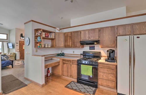 Huffman - O' Malley House | Spacious Family Home w/Deck + Million-Dollar View