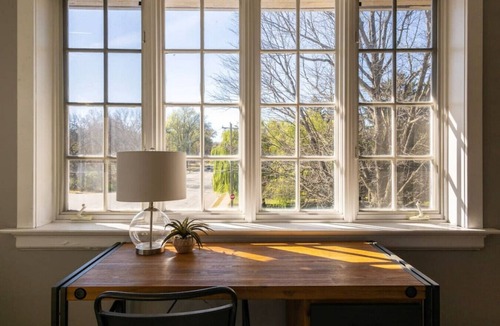 Hyde Park Apartment | Spacious in Hyde Park with Patio