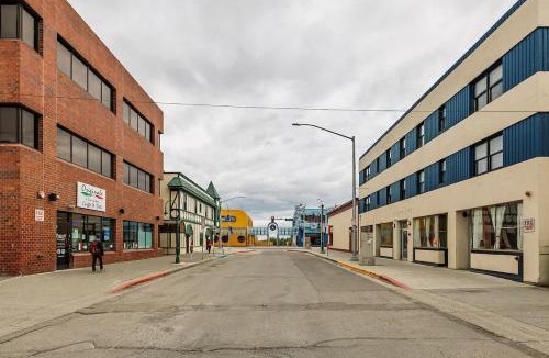 Downtown Anchorage Apartment | Spacious King Historic Art Deco Studio