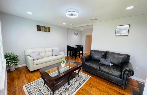 Oak Cliff Apartment | Spacious Location! 15 minutes from downtown Dallas