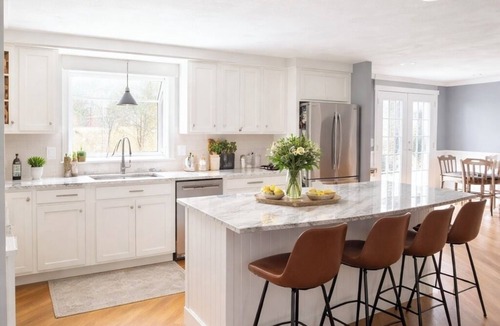Mansfield House | Spacious Poolside Oasis 5BR Retreat Near World Cup’s Boston Stadium