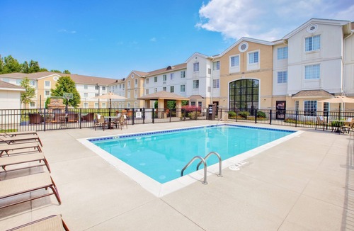 Mayfield Heights Condo | Spacious Suite | 24-Hour Business Center, Fitness Center + Free Daily Breakfast