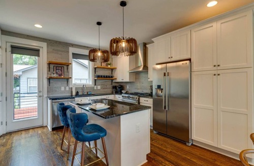 Eighth Avenue House | Spacious townhome near Melrose with balcony