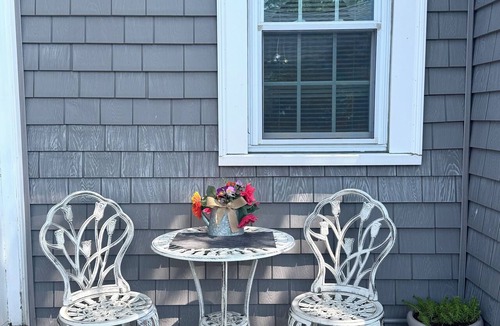Hyannis Cottage | Steps to Keyes Memorial Beach. Minutes to Downtown Hyannis. Pool. Private patio.