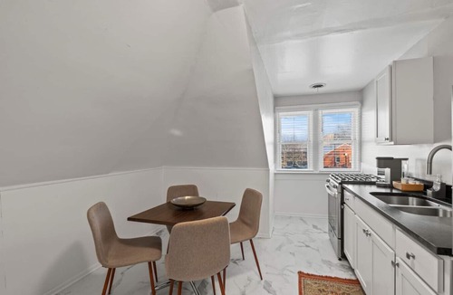 University District Apartment | Studio & workspace & high-speed WiFi