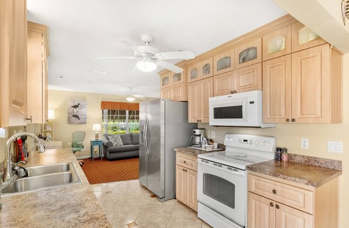 Cocoa Beach House | Stunning Beachside Retreat Family House - One Block Walk from the Beach ☀️
