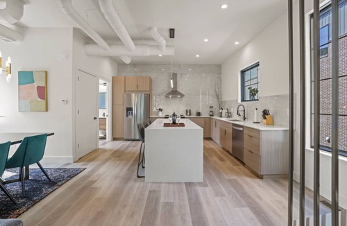 German Village Apartment | Stylish Getaway -columbus-3 Bedroom Masterpiece